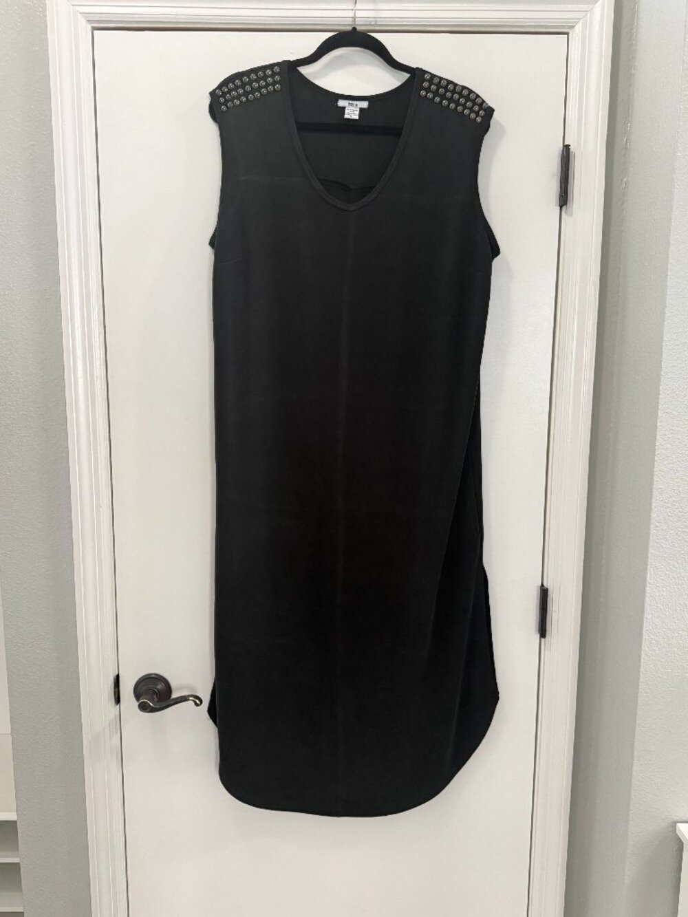 Bar III Black Sleeveless Midi Dress - Large